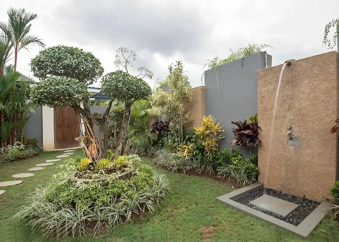 Tropical House / Britain Guest house Canggu (Bali)