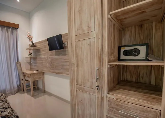 Tropical House / Britain 3* Canggu (Bali)