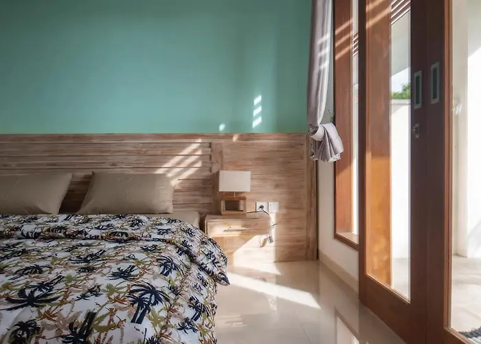 Tropical House / Britain 3* Canggu (Bali)